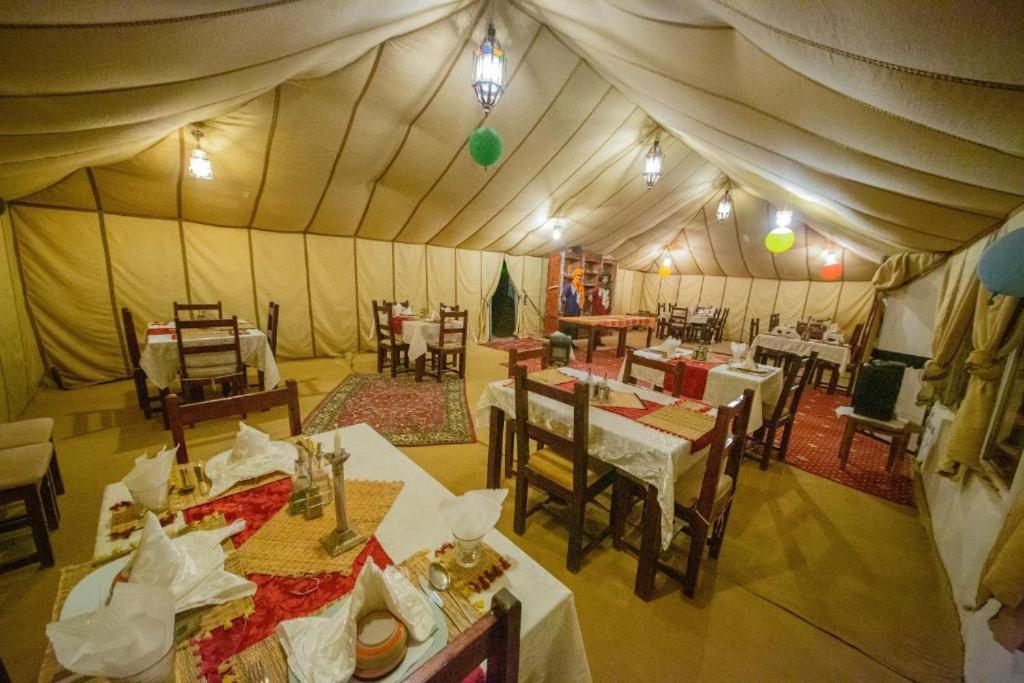 Luxury Desert Camp Merzouga Bagian luar foto